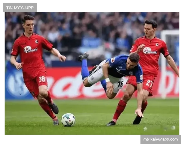 斯图加特近三次对阵多特蒙德全胜,高位逼抢战术效果显著 斯图加特近三次对阵多特蒙德全胜,高位逼抢战术效果显著